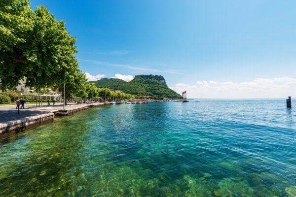 Papier peint Lac italien